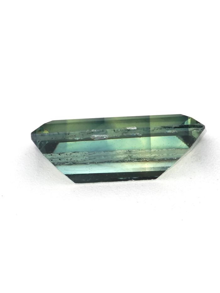 Nangi fine jewelry - green sapphire gemstone in gold