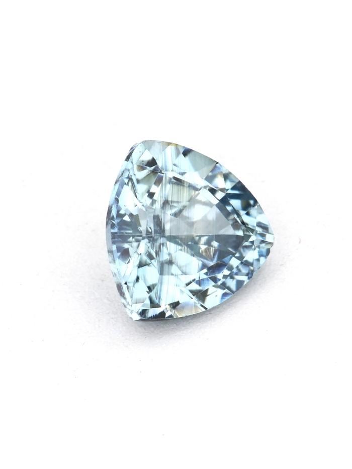 Nangi fine jewelry - blue gemstone in gold