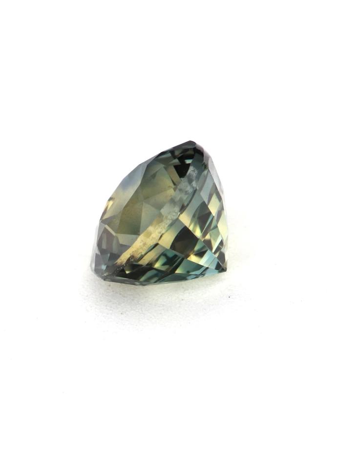 Nangi fine jewelry - green gemstone in gold