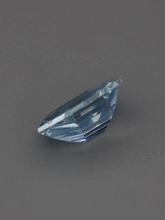 Nangi fine jewelry - blue gemstone in gold