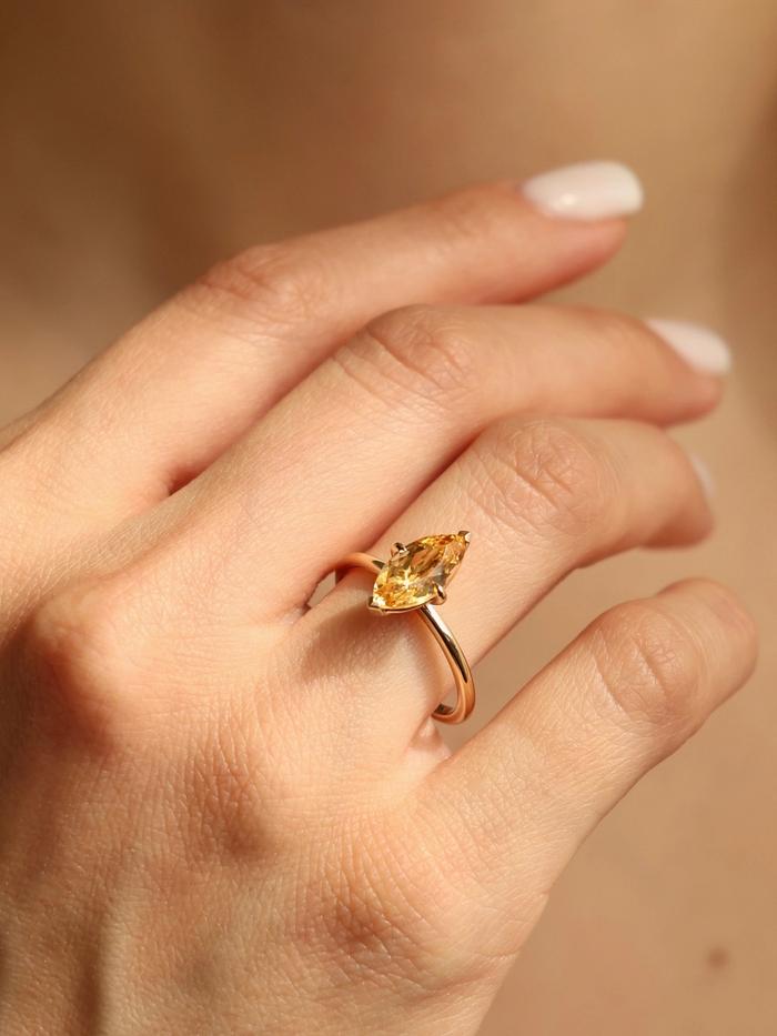 Nangi fine jewelry - yellow ring in gold