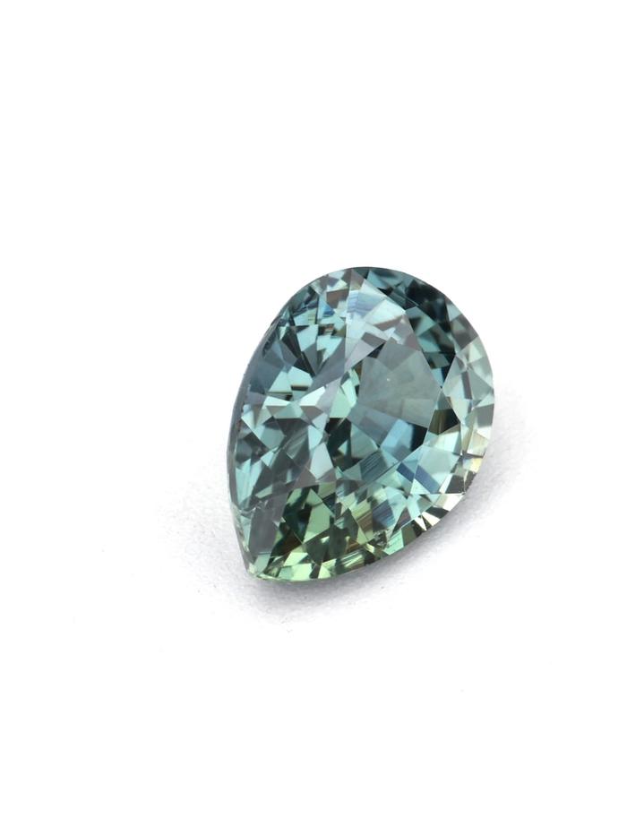 Nangi fine jewelry - teal / Peacock sapphire gemstone in gold