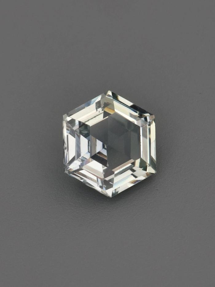 Nangi fine jewelry - blue gemstone in gold