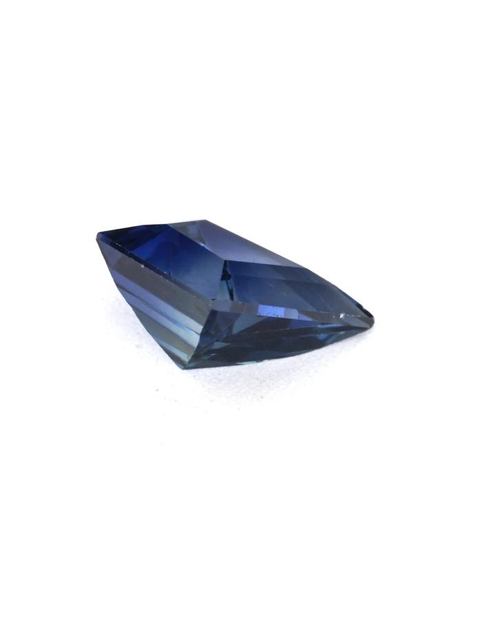 Nangi fine jewelry - blue gemstone in gold