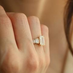 Nangi fine jewelry - white ring in gold