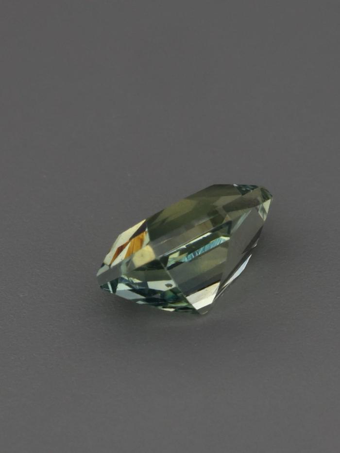 Nangi fine jewelry - green gemstone in gold
