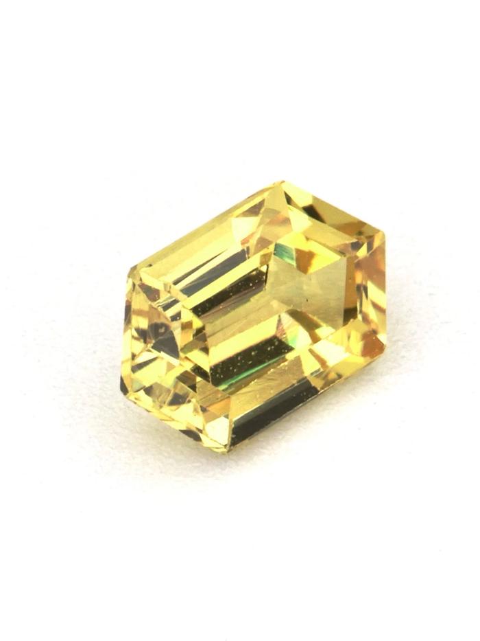 Nangi fine jewelry - yellow gemstone in gold