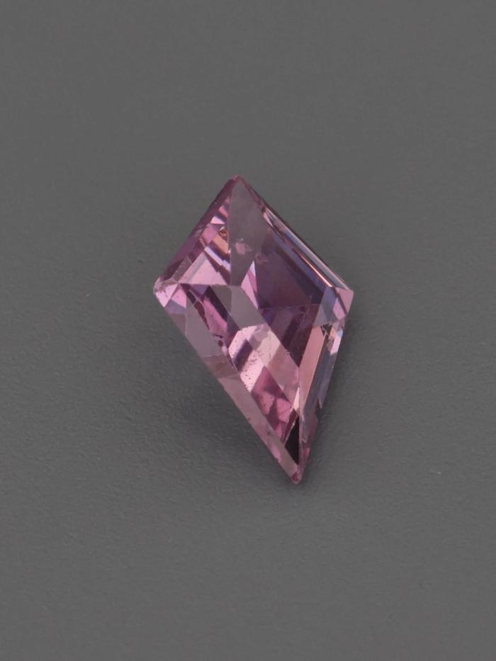 Nangi fine jewelry - pink gemstone in gold