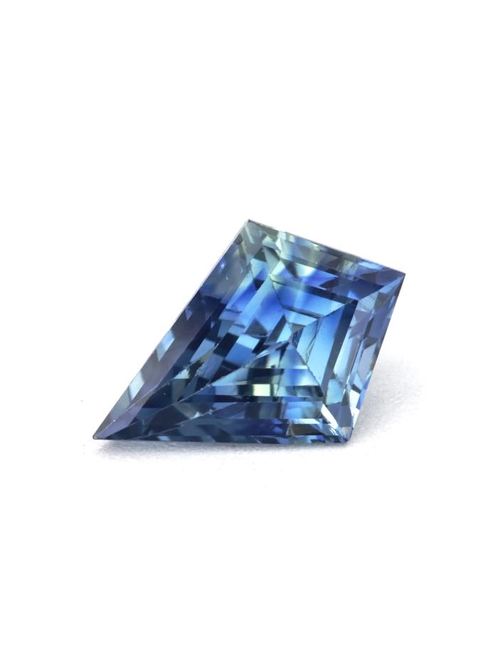 Nangi fine jewelry - blue gemstone in gold