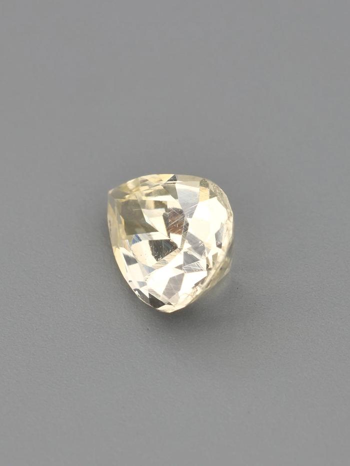Nangi fine jewelry - yellow sapphire gemstone in gold