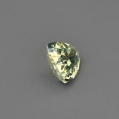 Nangi fine jewelry - green gemstone in gold