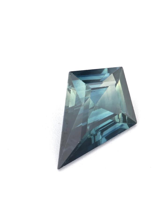 Nangi fine jewelry - blue gemstone in gold