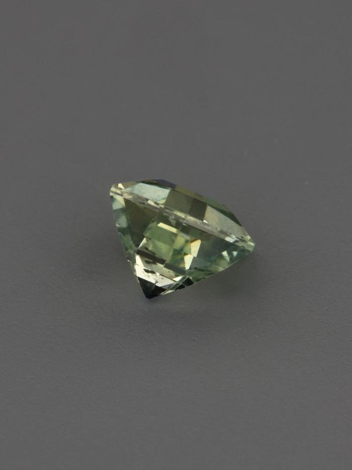 Nangi fine jewelry - green gemstone in gold