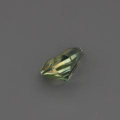 Nangi fine jewelry - green gemstone in gold