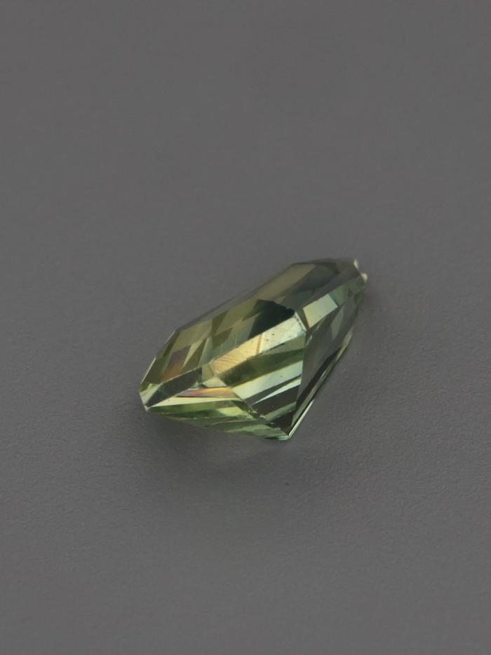 Nangi fine jewelry - green gemstone in gold