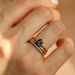 Nangi fine jewelry - blue ring in yellow gold