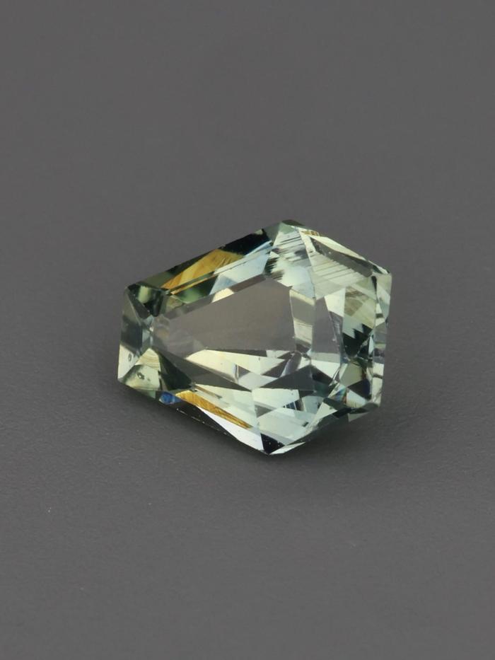 Nangi fine jewelry - green gemstone in gold