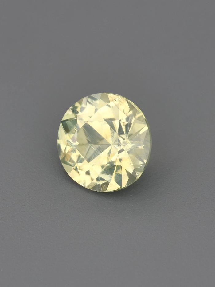 Nangi fine jewelry - yellow gemstone in gold
