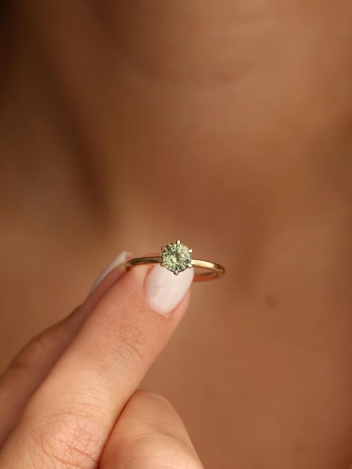 Nangi fine jewelry - green ring in yellow gold