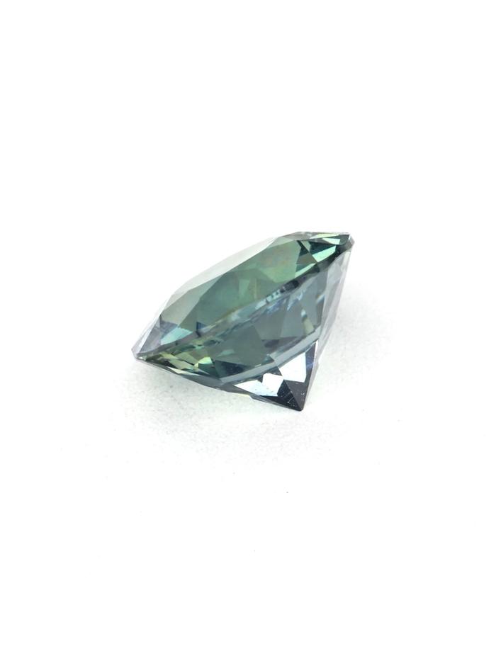 Nangi fine jewelry - green gemstone in gold