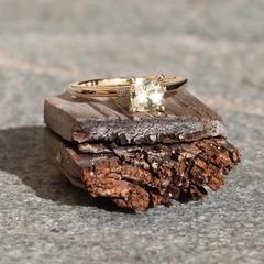 Nangi fine jewelry - yellow sapphire ring in yellow gold