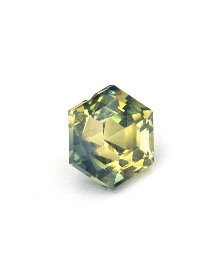 Nangi fine jewelry - green gemstone in gold