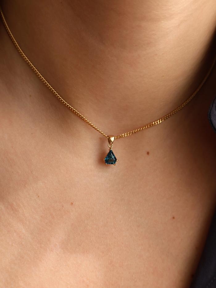 Nangi fine jewelry - blue pendant in yellow gold