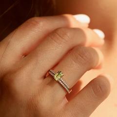 Nangi fine jewelry - green sapphire ring in yellow gold