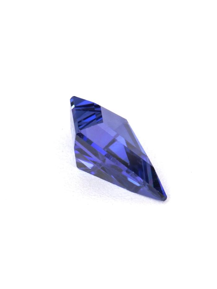 Nangi fine jewelry - blue gemstone in gold