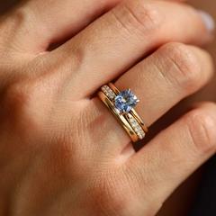 Nangi fine jewelry - blue ring in yellow gold