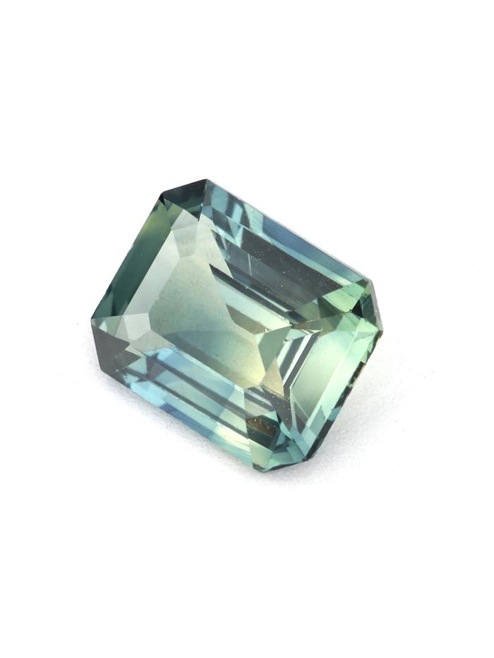 Nangi fine jewelry - teal / Peacock sapphire gemstone in gold