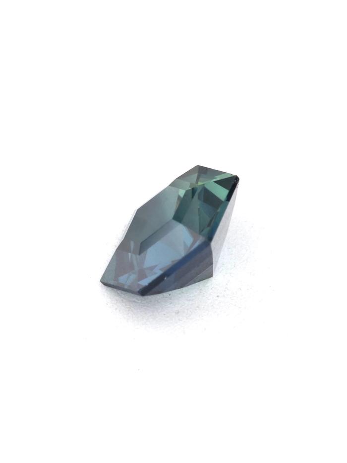 Nangi fine jewelry - blue gemstone in gold