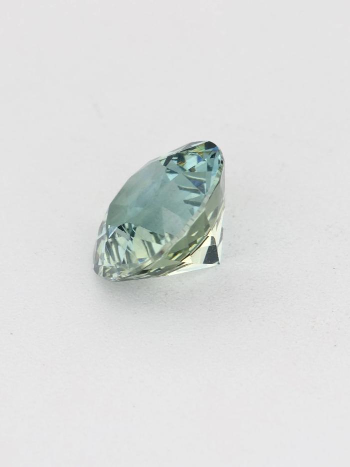 Nangi fine jewelry - green gemstone in gold