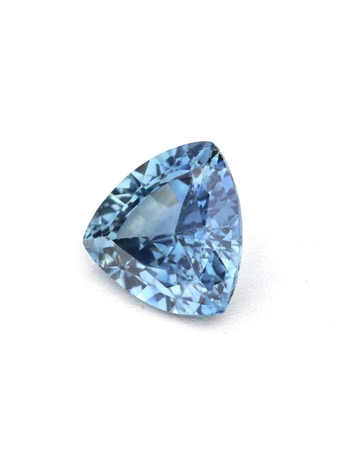 Nangi fine jewelry - blue gemstone in gold
