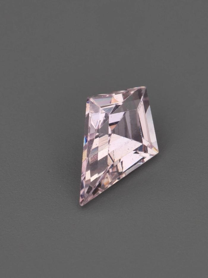 Nangi fine jewelry - pink gemstone in gold
