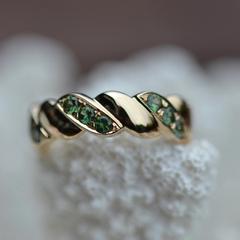 Nangi fine jewelry - green sapphire ring in yellow gold