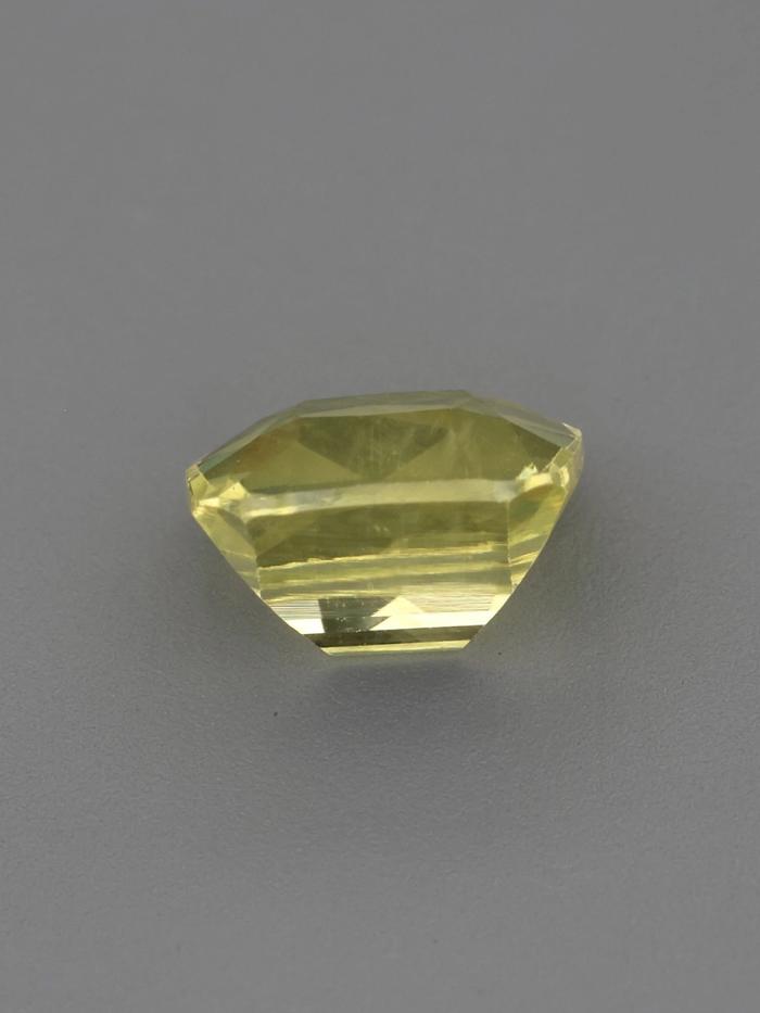 Nangi fine jewelry - yellow gemstone in gold