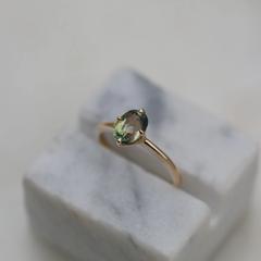 Nangi fine jewelry - green sapphire ring in yellow gold