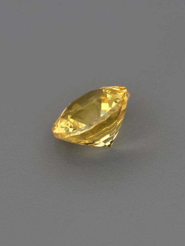 Nangi fine jewelry - yellow gemstone in gold