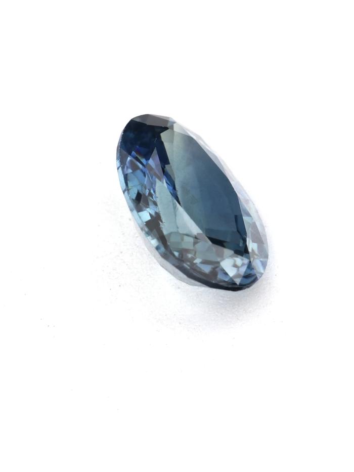 Nangi fine jewelry - blue sapphire gemstone in gold