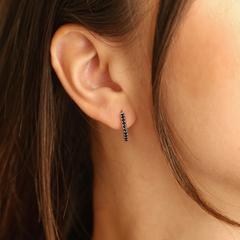 Nangi fine jewelry - black sapphire earring in white gold
