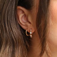 Nangi fine jewelry - white lab-grown diamond earring in gold