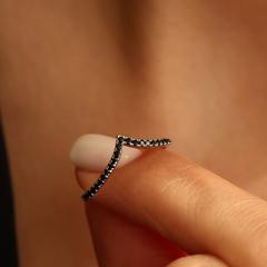 Nangi fine jewelry - black sapphire ring in white gold
