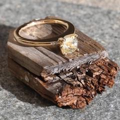 Nangi fine jewelry - yellow sapphire ring in yellow gold