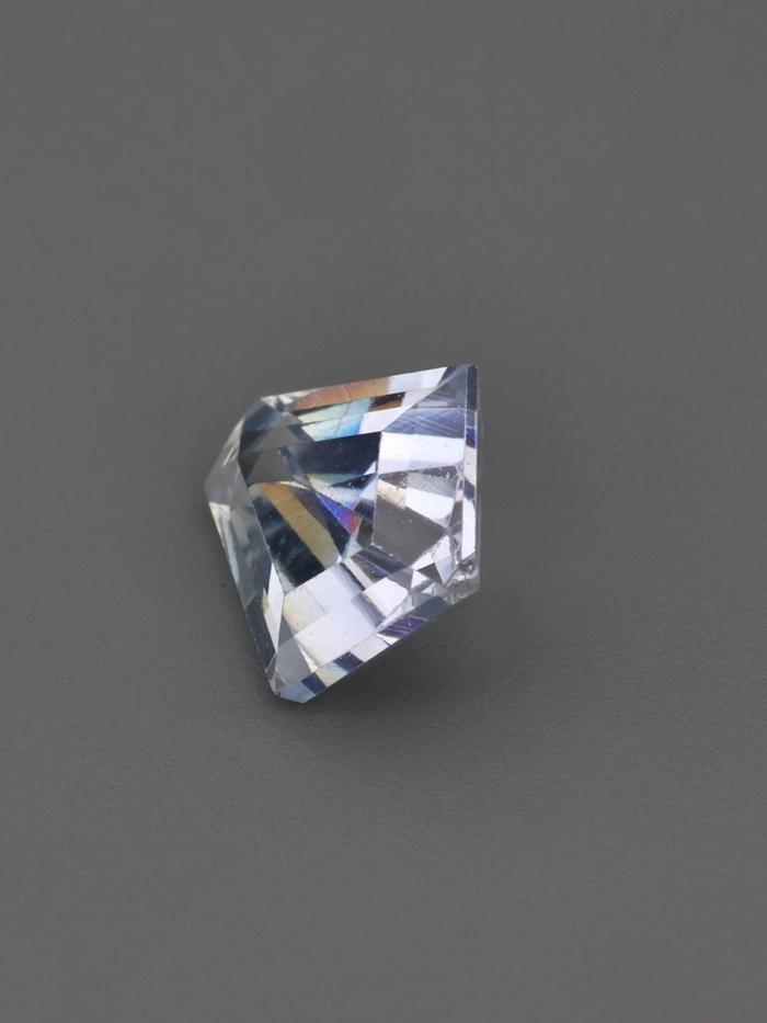Nangi fine jewelry - blue gemstone in gold