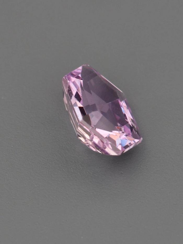 Nangi fine jewelry - pink gemstone in gold