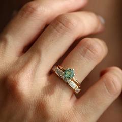 Nangi fine jewelry - green ring in yellow gold