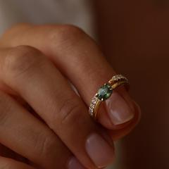 Nangi fine jewelry - green sapphire ring in yellow gold