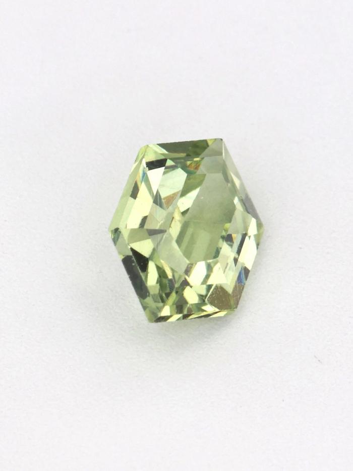Nangi fine jewelry - green gemstone in gold