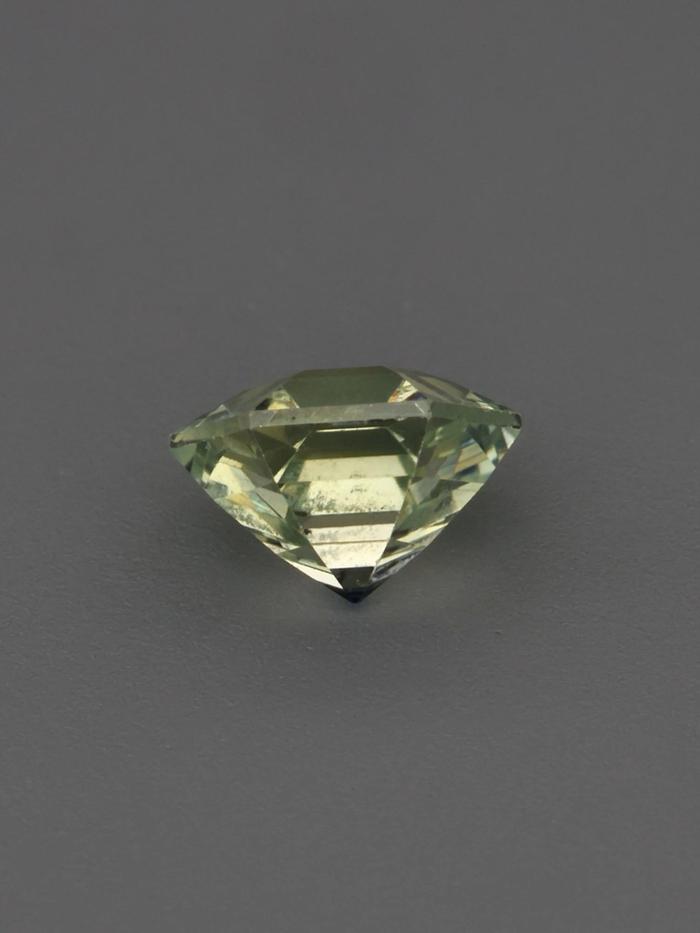 Nangi fine jewelry - green gemstone in gold